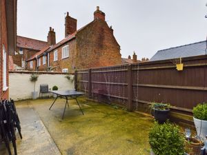 Rear courtyard garden- click for photo gallery
